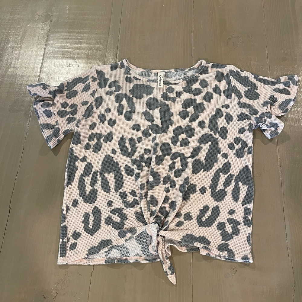 Chic Leopard Print Tie-Front Blouse